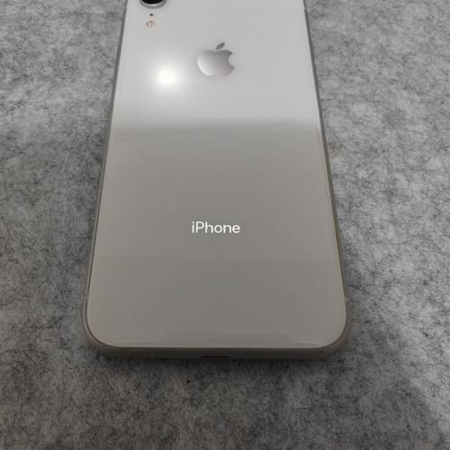 iPhone XR  美版 64GB 白色
換過非原廠電池