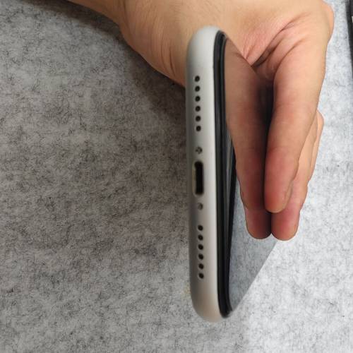 iPhone XR  美版 64GB 白色
換過非原廠電池