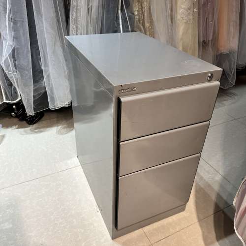 辦公室枱底有輪鐵三格櫃桶 Office mobile steel under desk storage drawers 3 dra...
