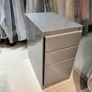 辦公室枱底有輪鐵三格櫃桶 Office mobile steel under desk storage drawers 3 dra...