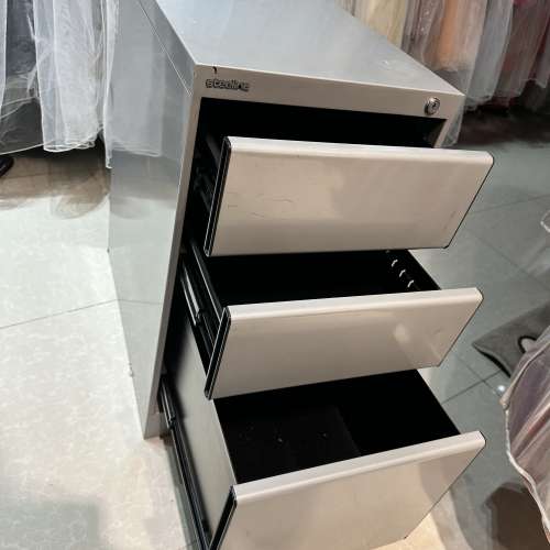 辦公室枱底有輪鐵三格櫃桶 Office mobile steel under desk storage drawers 3 dra...