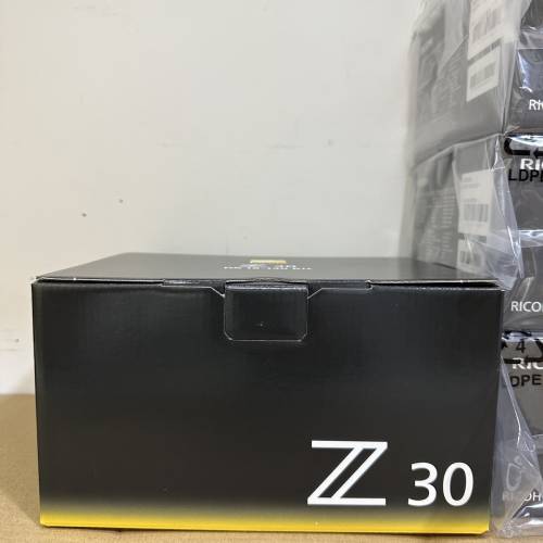 全新 Nikon Z30 連 NIKKOR Z DX 18-140mm F/3.5-6.3 VR 套裝 (水貨)