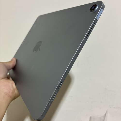 iPad Air 4 64gb,港行，屏有光點，不過唔影響使用，所以平售！1200不議