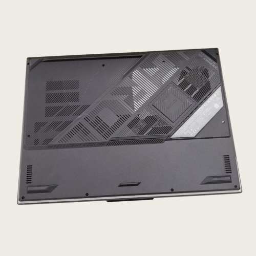 ASUS ROG Strix G18 18" (i9-13980HX, 16GB+1TB SSD, RTX4060) / (i9-13980HX, 32GB+2