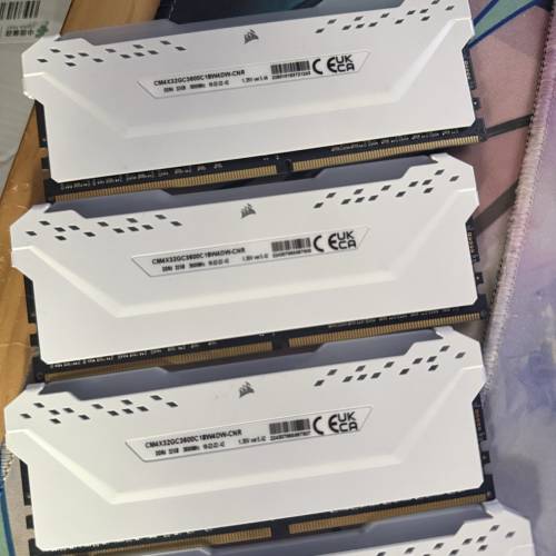 DDR4 4&times;32G 3600 CL18