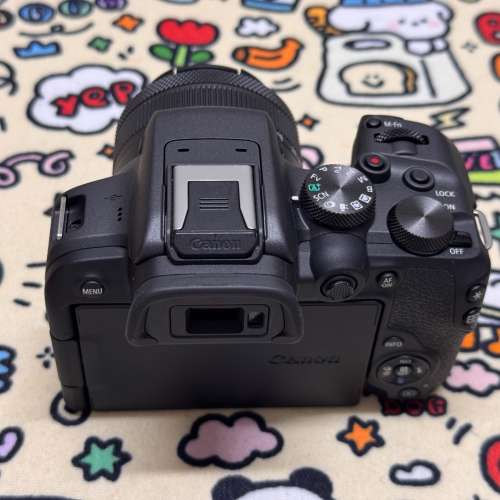 佳能EOS R10微單套機18-45mm鏡頭，黑色機身，幾乎全新，機身和鏡頭都很新，無劃痕無...