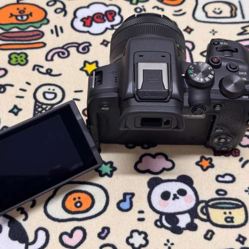 佳能EOS R10微單套機18-45mm鏡頭，黑色機身，幾乎全新，機身和鏡頭都很新，無劃痕無...