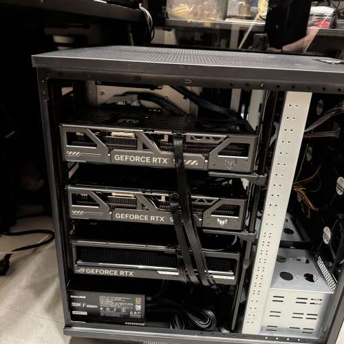 Amd Epyc 7y83 雙路64核 256線程(7nm)  ROG ASTRAL TUF 5090