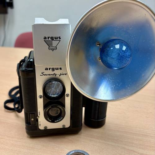 Argus Seventy-Five 相機連閃光燈