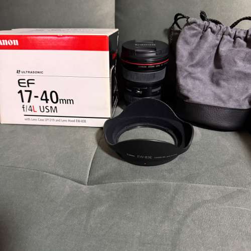 Canon EF 17-40mm f/4L USM with Lens Case and Lens Hook