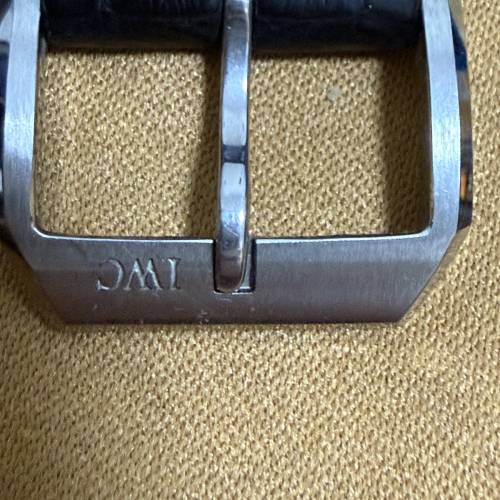 100% 正品 IWC 萬國 20mm 不銹鋼針扣 + 原廠深色真皮錶帶 $1888