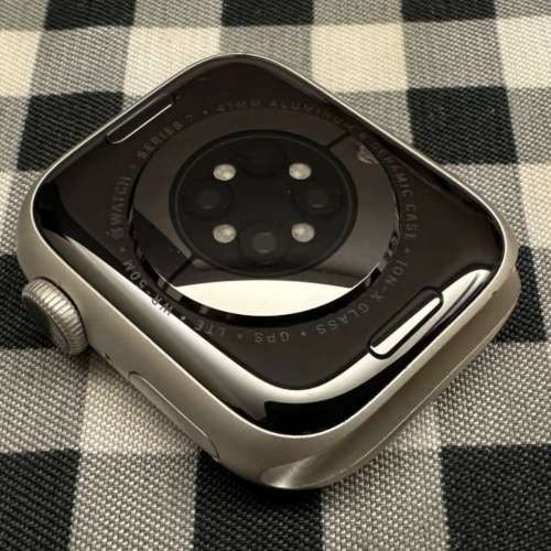 Apple Watch Series 8 45mm GPS版本 銀色 行貨 95%新 非常少用和新淨 操作和功能全...