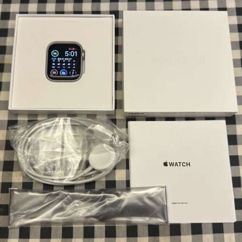 Apple Watch SE 2 44mm 鋼琴黑色 行貨 95%新 非常少用和新淨 操作和功能全正常 已更...