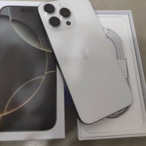 iPhone 16 pro max 256gb。