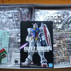 Bandai RX-78-2 1/60 40th Anniversary plastic model
