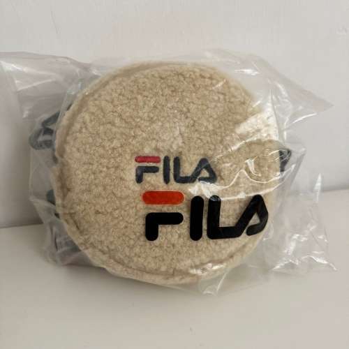 100% NEW - FILA 米色毛絨絨圓形小手提包 斜孭包 男女合用［包順豐智能櫃］