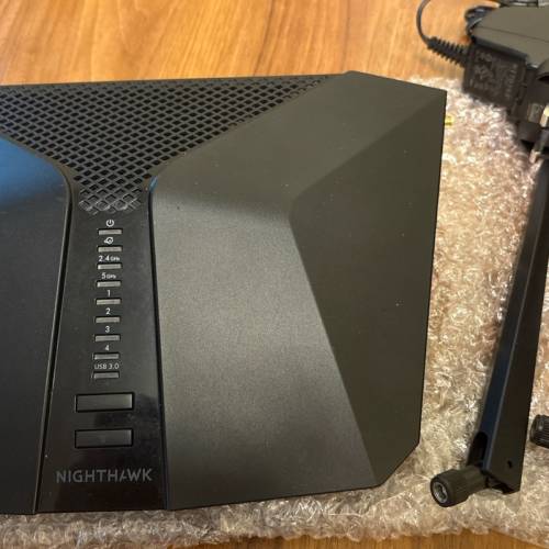Netgear RAX50 路由器 (AX5400)