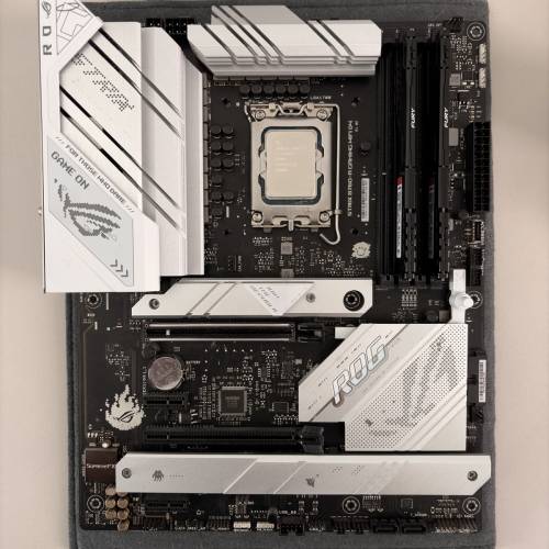 ASUS B760-A GAMING WIFI D4白色Intel底板