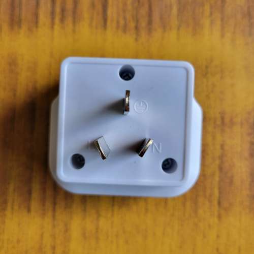 全新外國用旅行電插頭
