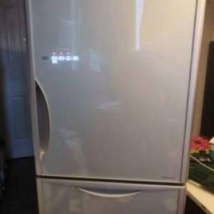 私人出讓變頻雪櫃日立牌自動製冰變頻空間容量大inverter refrigerator.可以whatsap...
