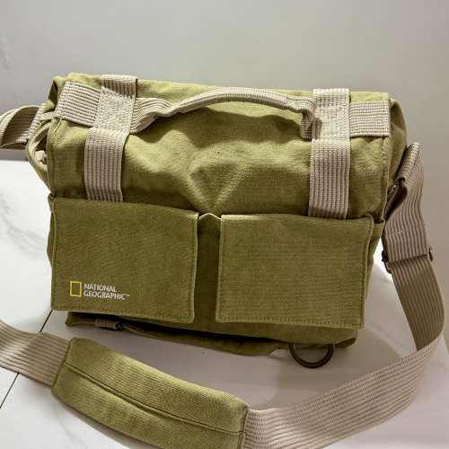 National Geographic NG 2475 Medium Shoulder Bag