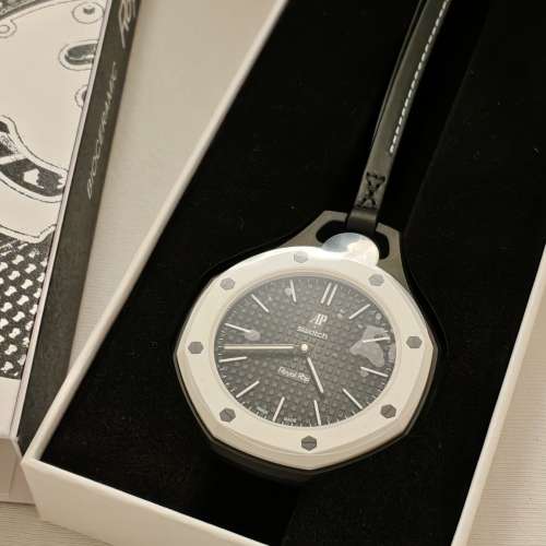 AP &times; SWATCH 黑白色