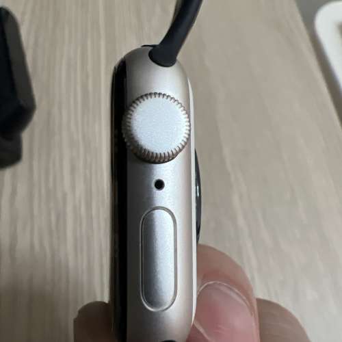 Apple Watch SE 第二代 40mm 黑色Nike運動錶帶 ，電池健康75%