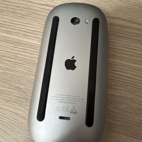 Apple Magic Mouse 第二代 A1657 有使用痕跡，功能正常使用
