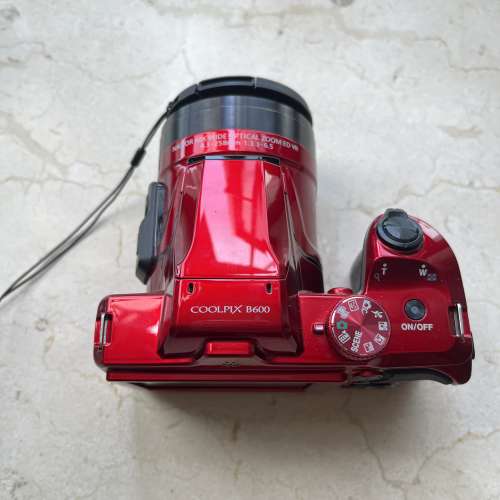 Nikon Coolpix B600