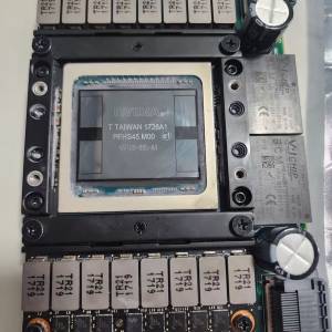 NVIDIA Tesla V100 SXM2 16GB 運算顯卡