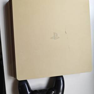 PS4 Slim主機 + 1手掣（不包電源線）