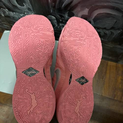 Lebron 20 Diamont Pink