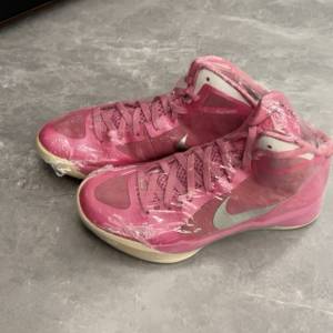 Nike Hyperdunk 2011 Think pink