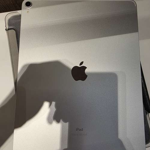 iPad pro 12.9吋 3代  256gb,港行極新、完美冇花，冇修冇拆，所有原裝，所有功能正常...