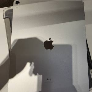 iPad pro 12.9吋 3代  256gb,港行極新、完美冇花，冇修冇拆，所有原裝，所有功能正常...