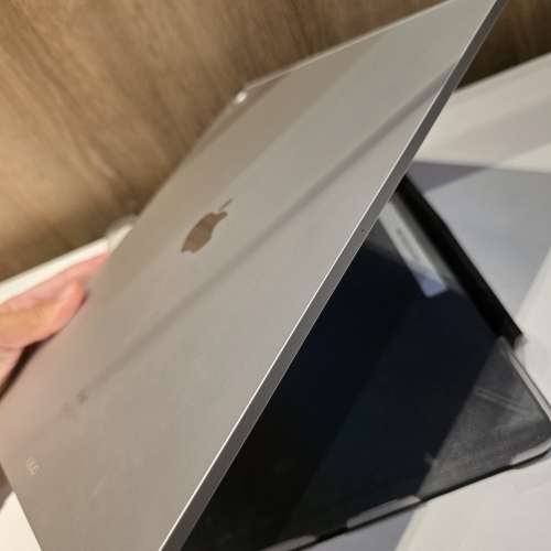 iPad pro 12.9吋 3代  256gb,港行極新、完美冇花，冇修冇拆，所有原裝，所有功能正常...