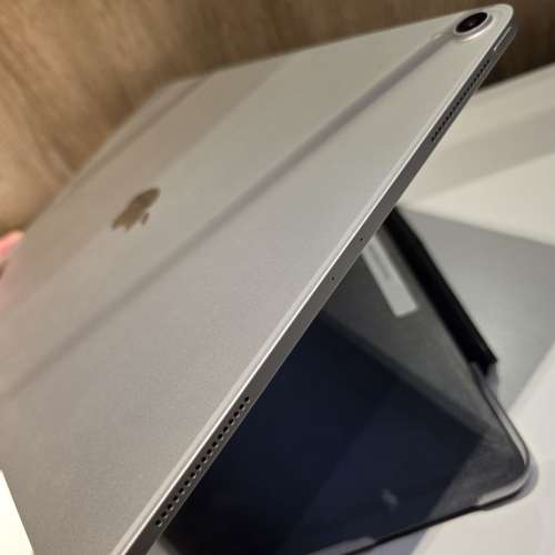 iPad pro 12.9吋 3代  256gb,港行極新、完美冇花，冇修冇拆，所有原裝，所有功能正常...