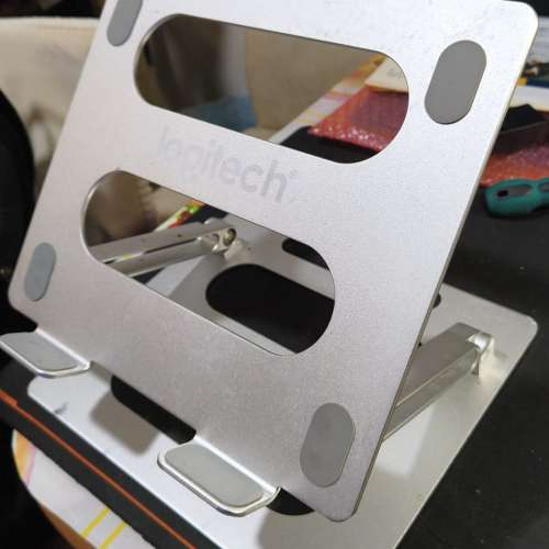 Logitech Laptop Stand 手提電腦支架 (適用10-17吋手提電腦)