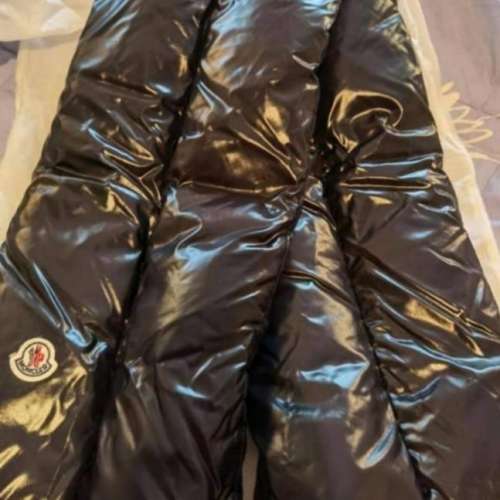 Moncler Scarf 羽绒 only used once（日本韓國旅行好）