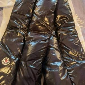 Moncler Scarf 羽绒 only used once（日本韓國旅行好）