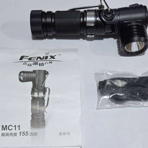 Fenix MC11 是一款多功能角度手電筒