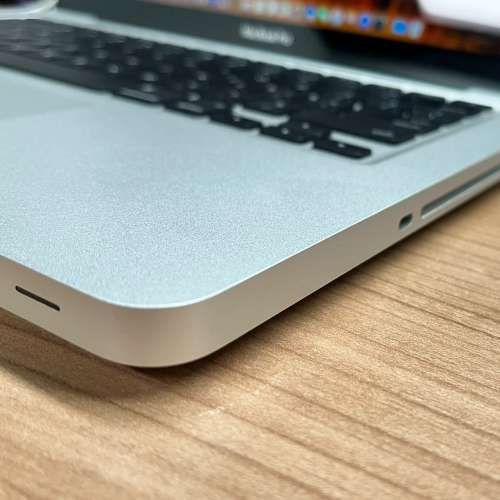 macbook pro 2011 13inch 8GB Ram 500GBSSD