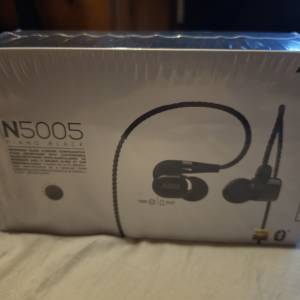 AKG 5005