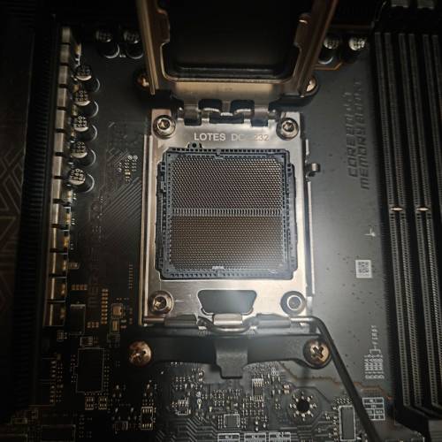 MSI MEG X670E ACE 主機板