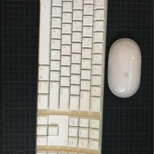 代友出售 ：第一代蘋果無線鍵盤及滑鼠，