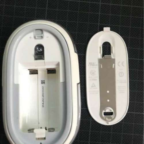 代友出售 ：第一代蘋果無線鍵盤及滑鼠，
