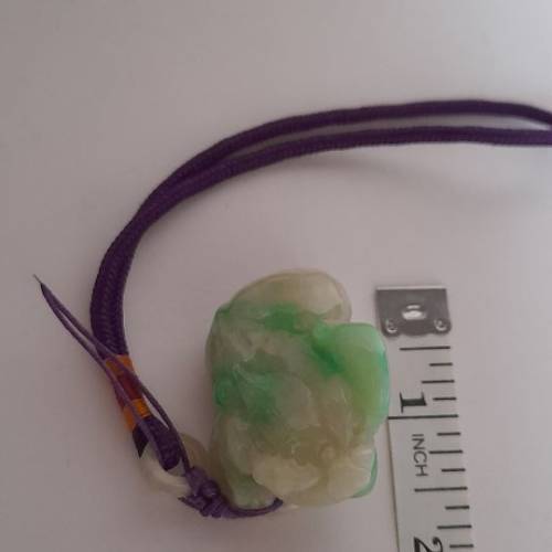 翡翠A玉招財蟾蜍，好工有色，可作擺件/吊件/手把件用如照片，原價一千元。歡迎出價...