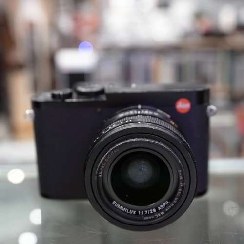 Leica Q2 Digital Camera