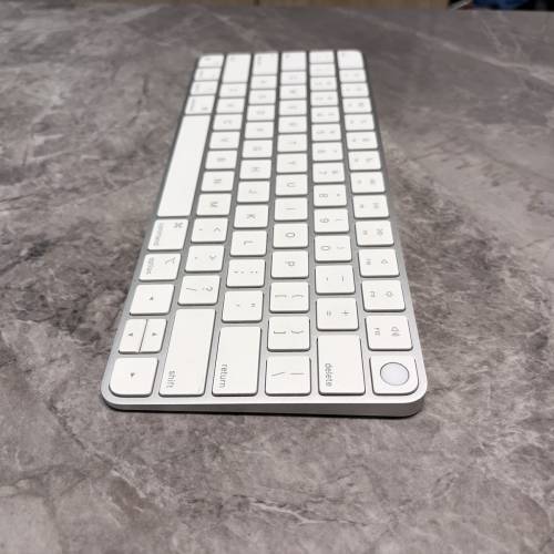 Apple Magic Keyboard with Touch ID A2449 (Lightning)
