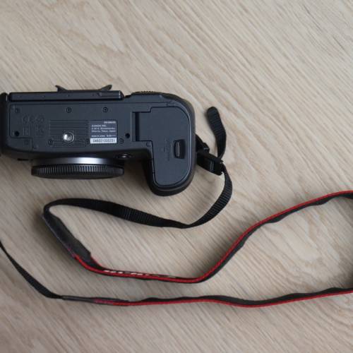 Canon R6 - 新淨冇花，連充速配件 (well maintained, no scratches, with many acc...